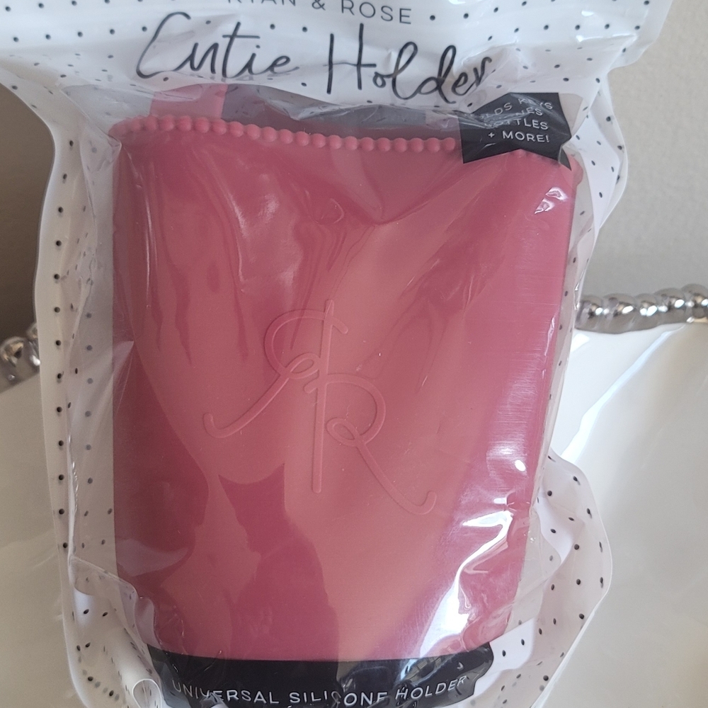 Ryan and Rose Cutie Holder - Cranberry